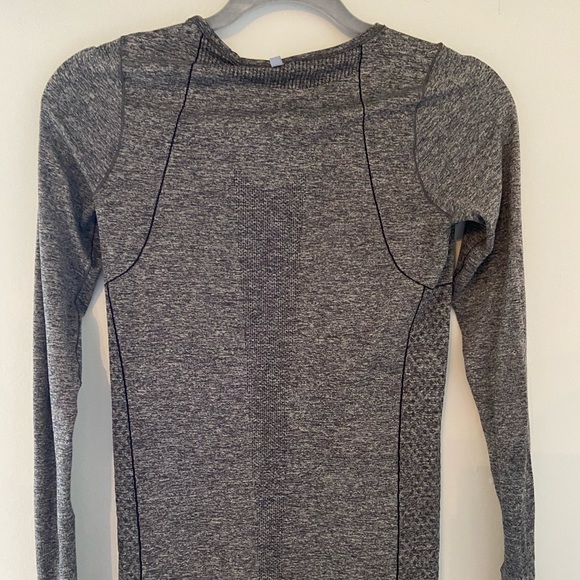 Nike long sleeve - Picture 2 of 2